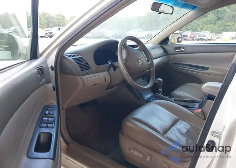 2006 Toyota Camry Le z USA, uszkodzony, nr VIN 4T1BE32K66U673771